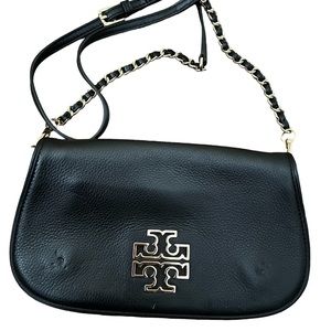 Authentic NWOT Tory Burch crossbody purse. Black leather, perfect condition, GHW